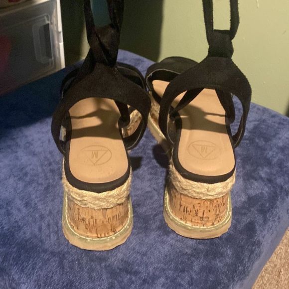 Missguided Black and Tan Espadrilles Stylish Comfort - Picture 3 of 5